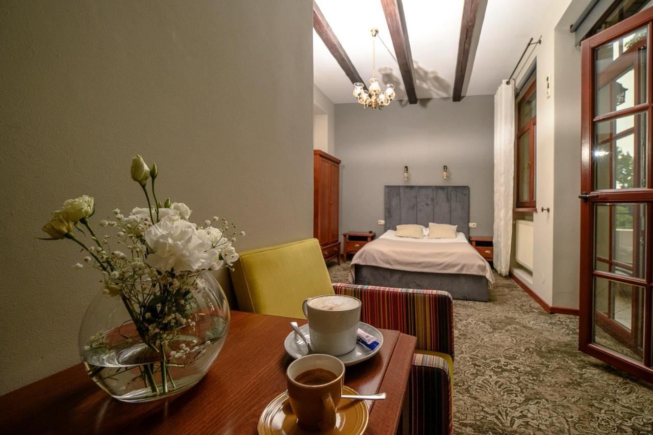 Dworek Bialy Domek Smardzewice Dış mekan fotoğraf